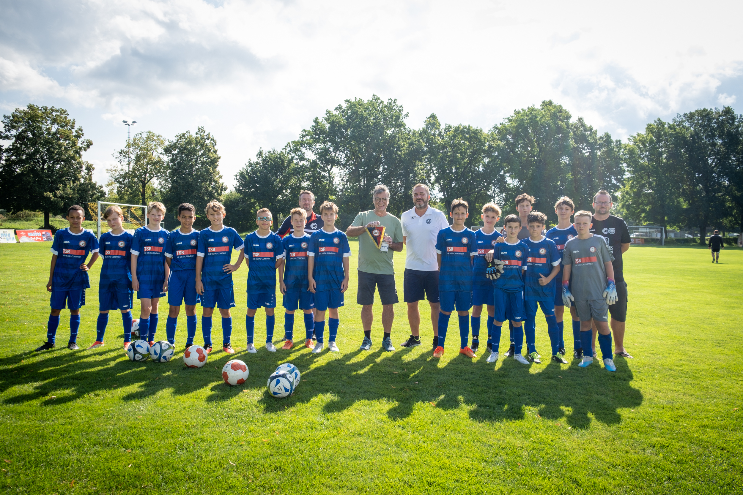 Neue Trikots für unsere U13